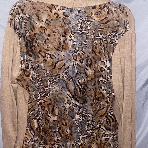 Discreet Cardigan - Picture 3 of 3